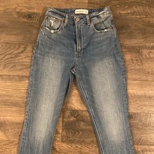 Abercrombie and fitch high rise mom jean